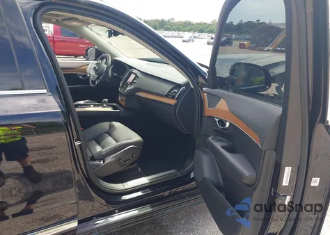 2023 Volvo Xc90 B6 Plus 7-Seater z USA, uszkodzony, nr VIN YV4062PN1P1991187